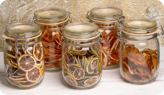 słoiki do przechowywania suszonych owoców